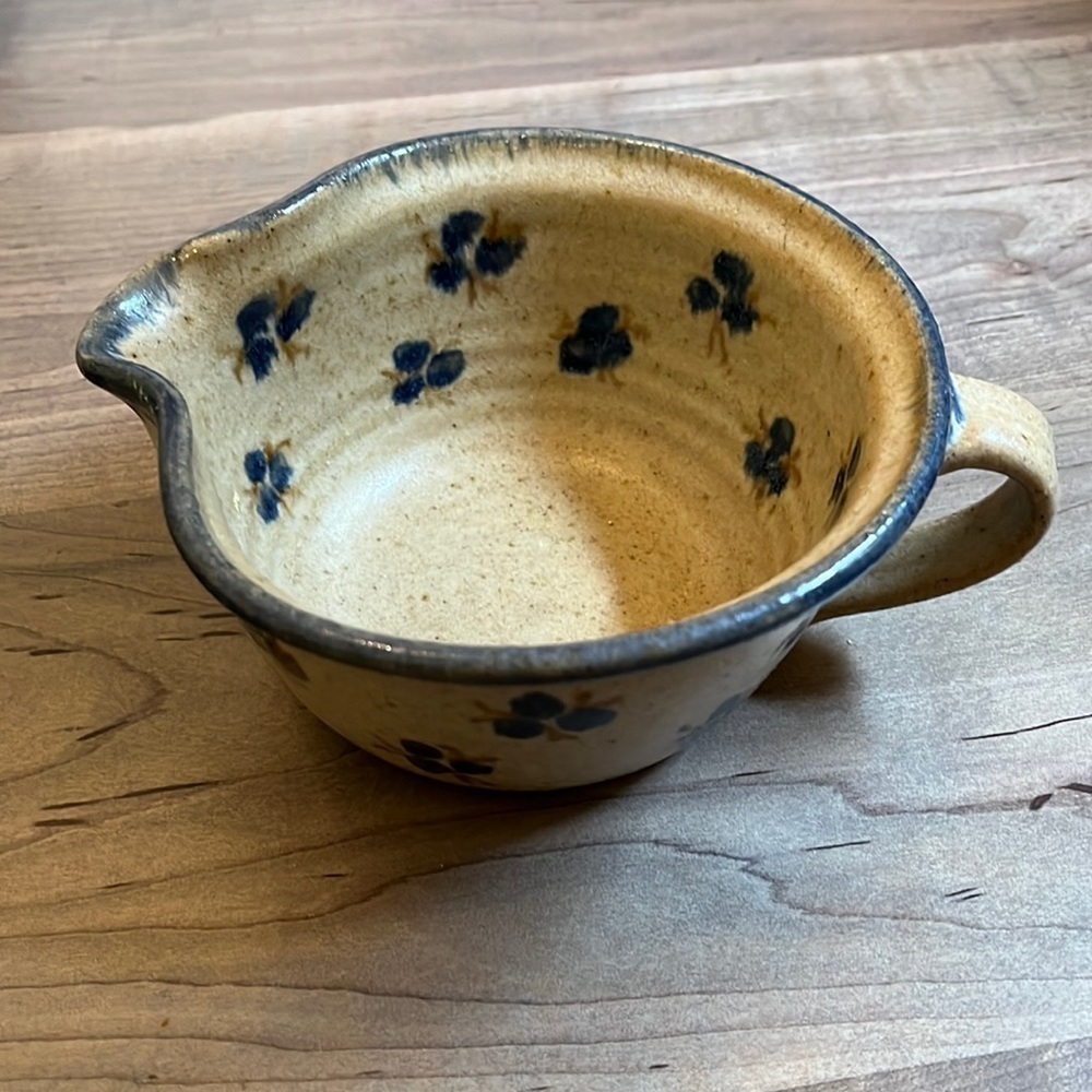 Berkshire Pottery Gravy Bowl Large in EUC